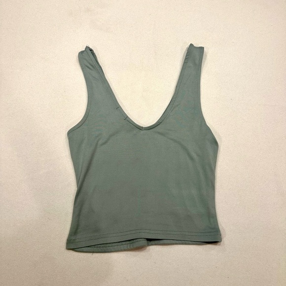 ✰ RUE21 SOFT TANK ✰ - Picture 1 of 3